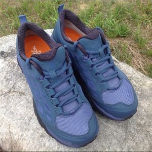 The North Face women's hiking shoes 5.5 LIKE NEW